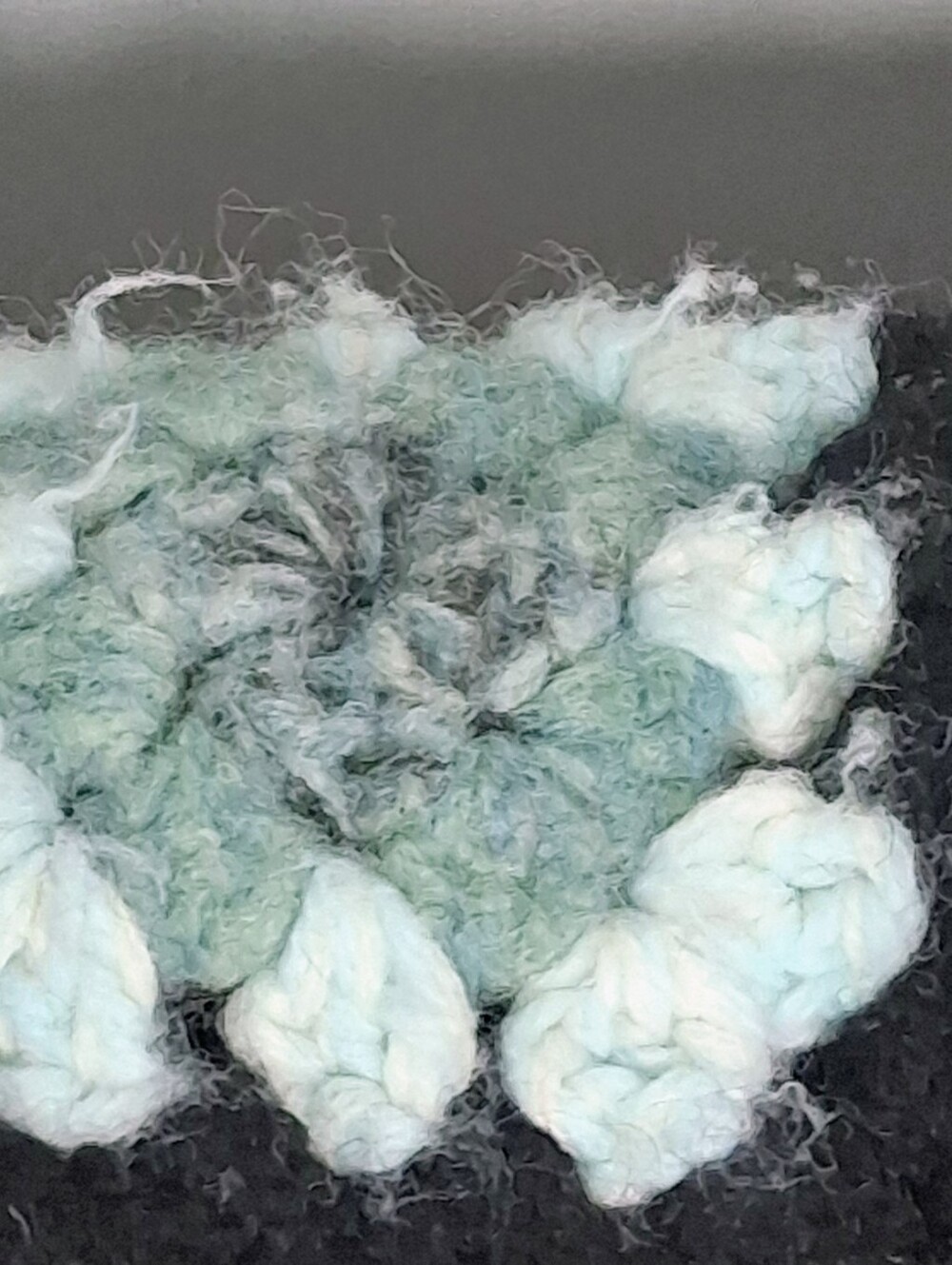 "Roseanne" Granny Square Heavy Wool 48x40 Handmade Vintage Scalloped Blanket - Picture 11 of 12